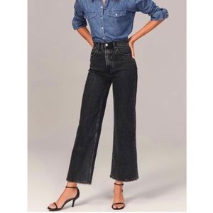 Abercrombie & Fitch The Crop Wide Leg Ultra High Rise size 27/4S